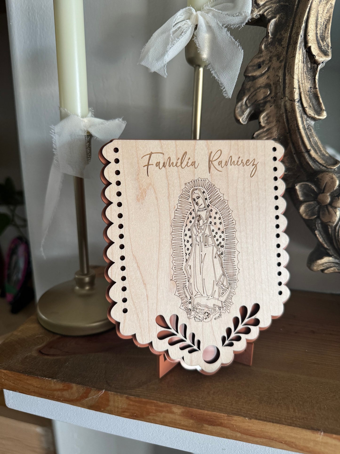 Papel picado familia virgencita