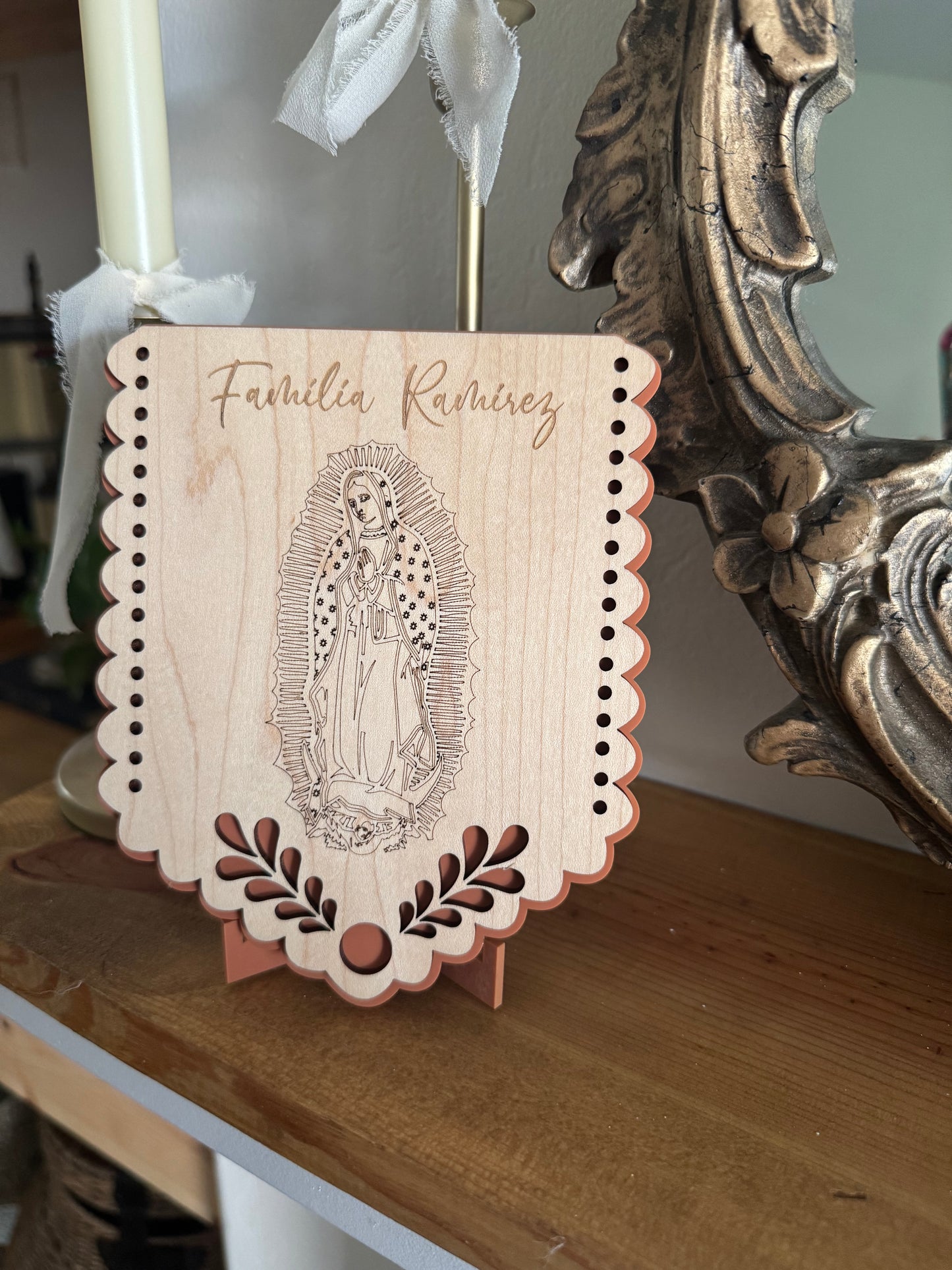 Papel picado familia virgencita