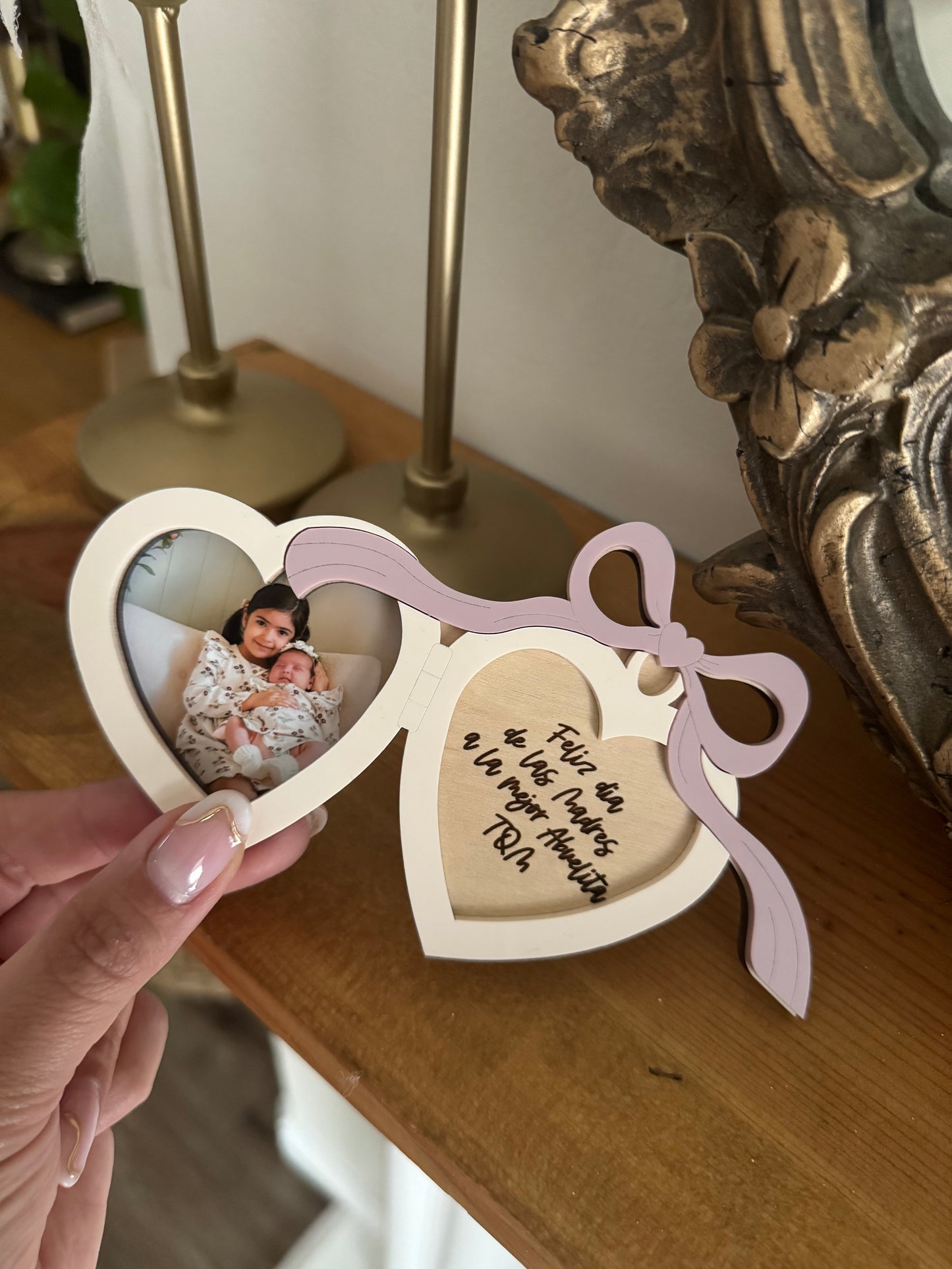 Personalized photo locket magnet