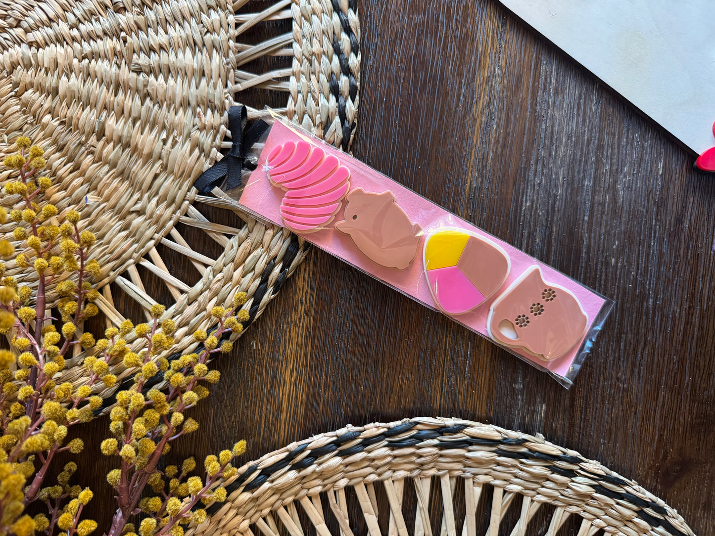 Mini pan dulce magnets.