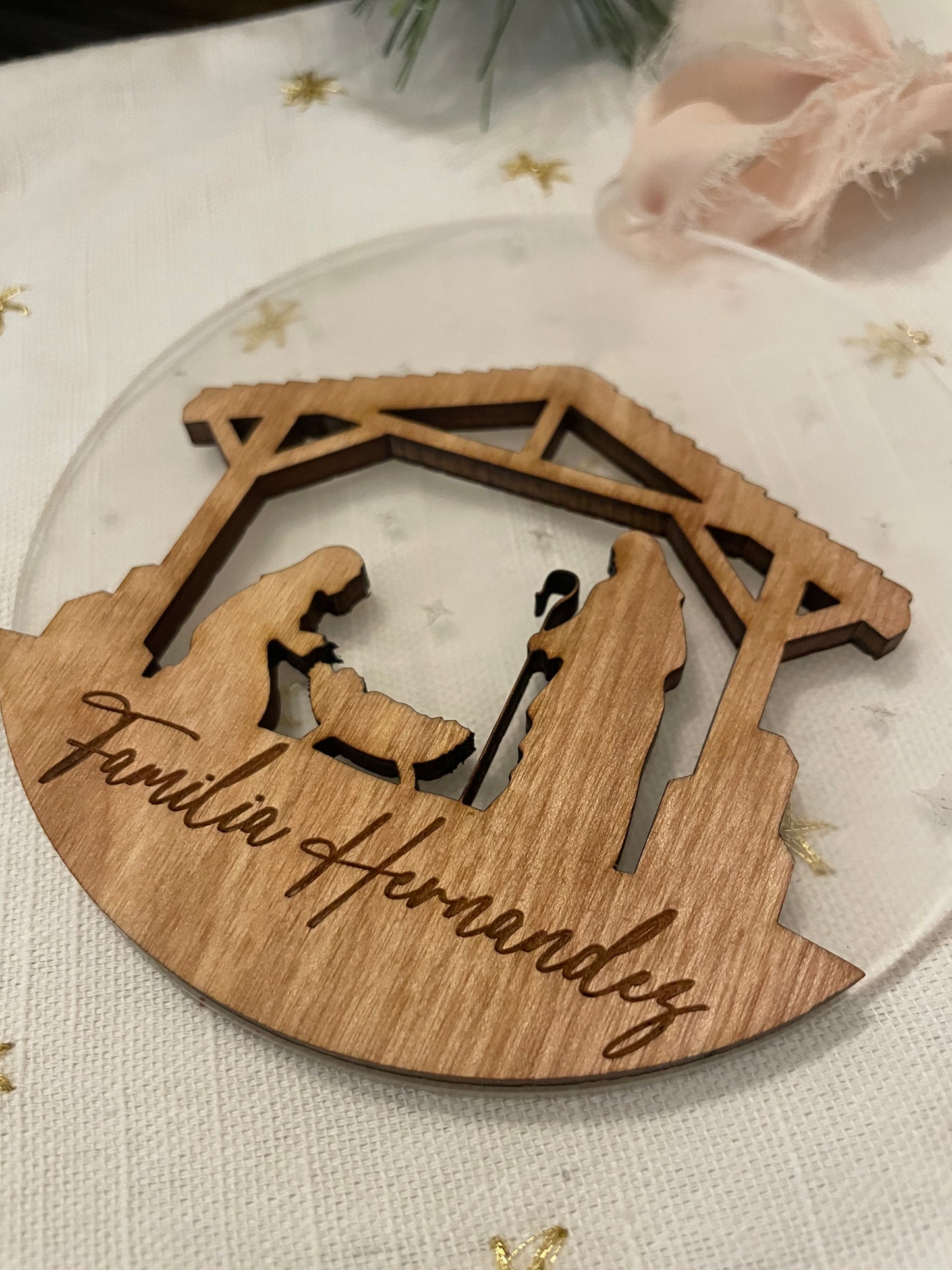 Nativity familia ornament