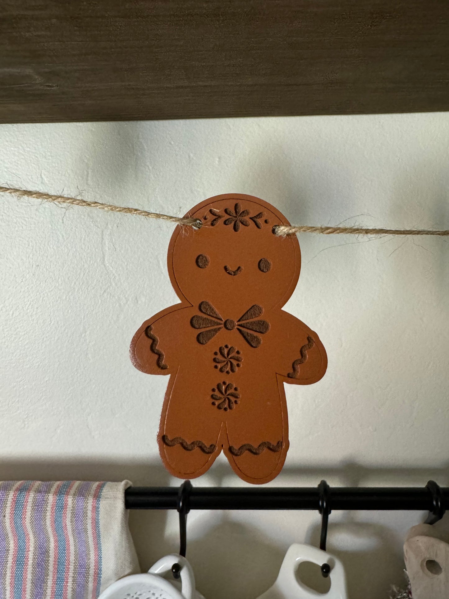 Gingerbread Talavera garland