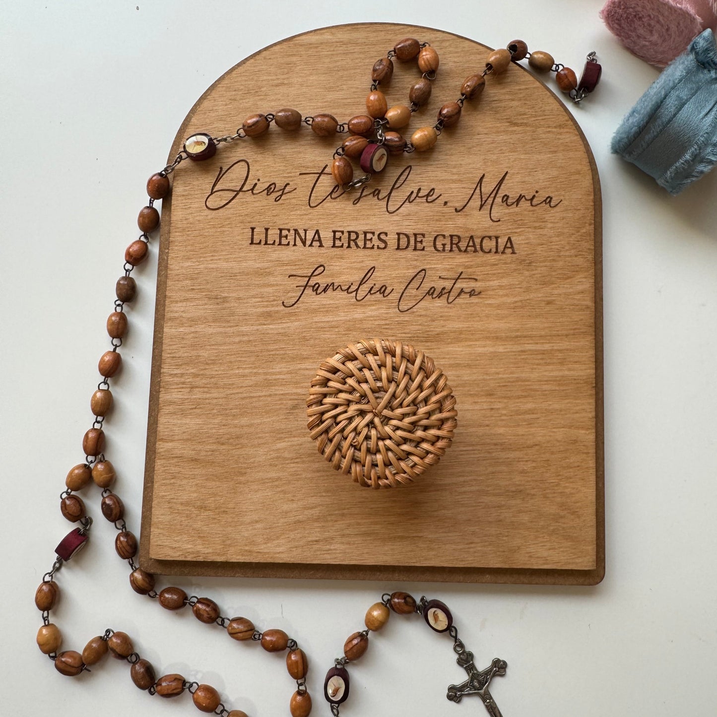Arched rosary hanger