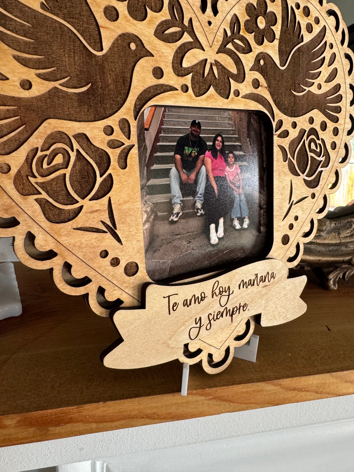 Personalized Corazón de Madera Photo Frame