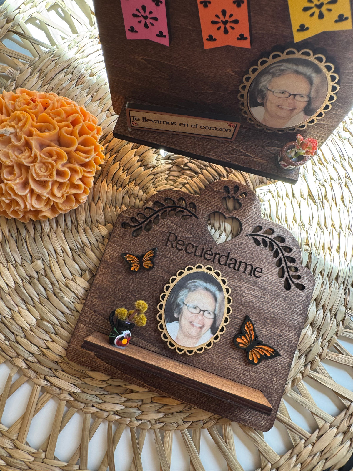 Recuérdame Memorial Shelf | Memorial Photo Frame | Día de Muertos Decor