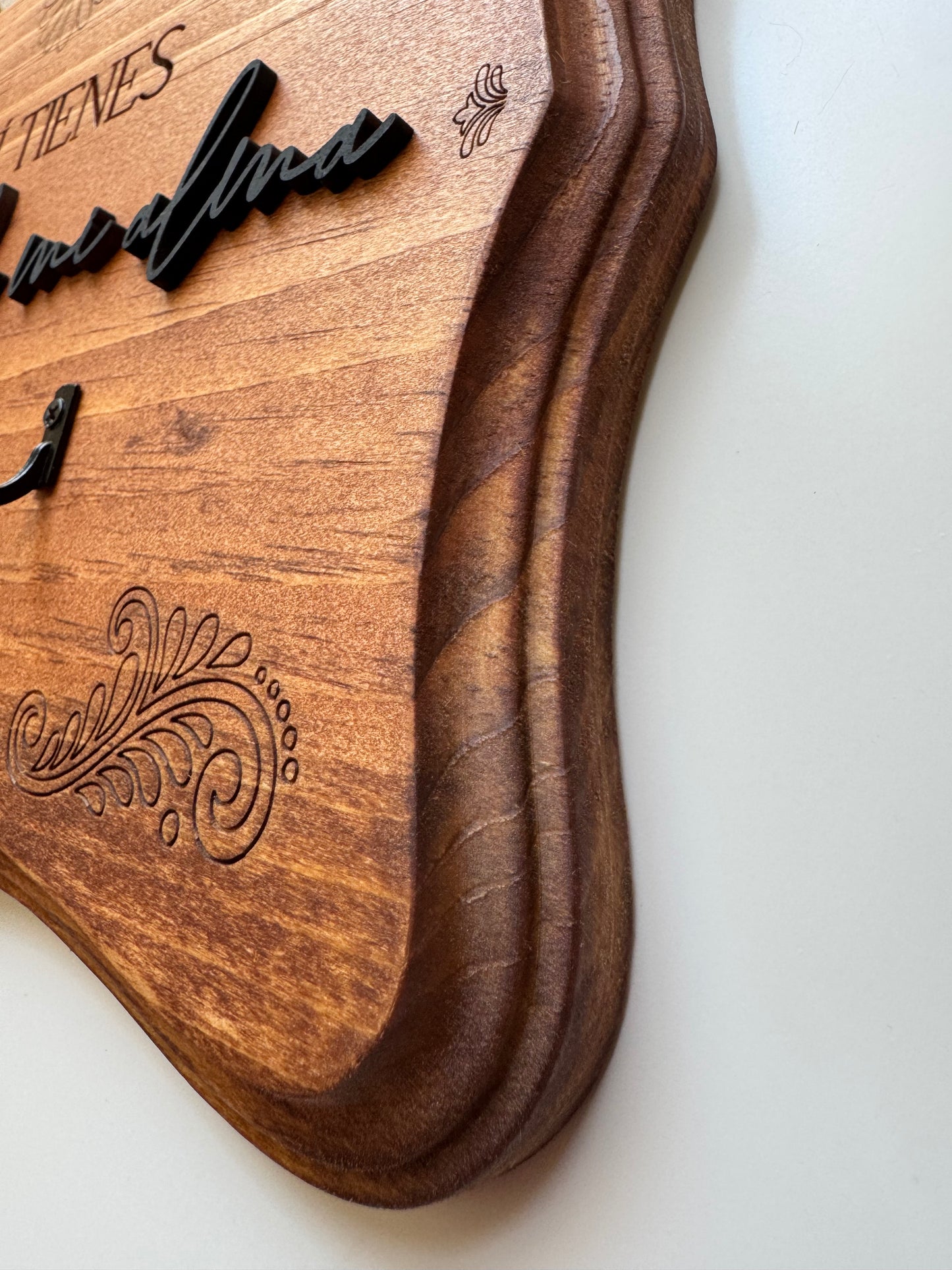 Personalized Wooden Key Holder | “Aquí Tienes Las Llaves de Mi Alma”