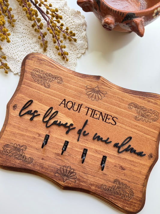 Personalized Wooden Key Holder | “Aquí Tienes Las Llaves de Mi Alma”
